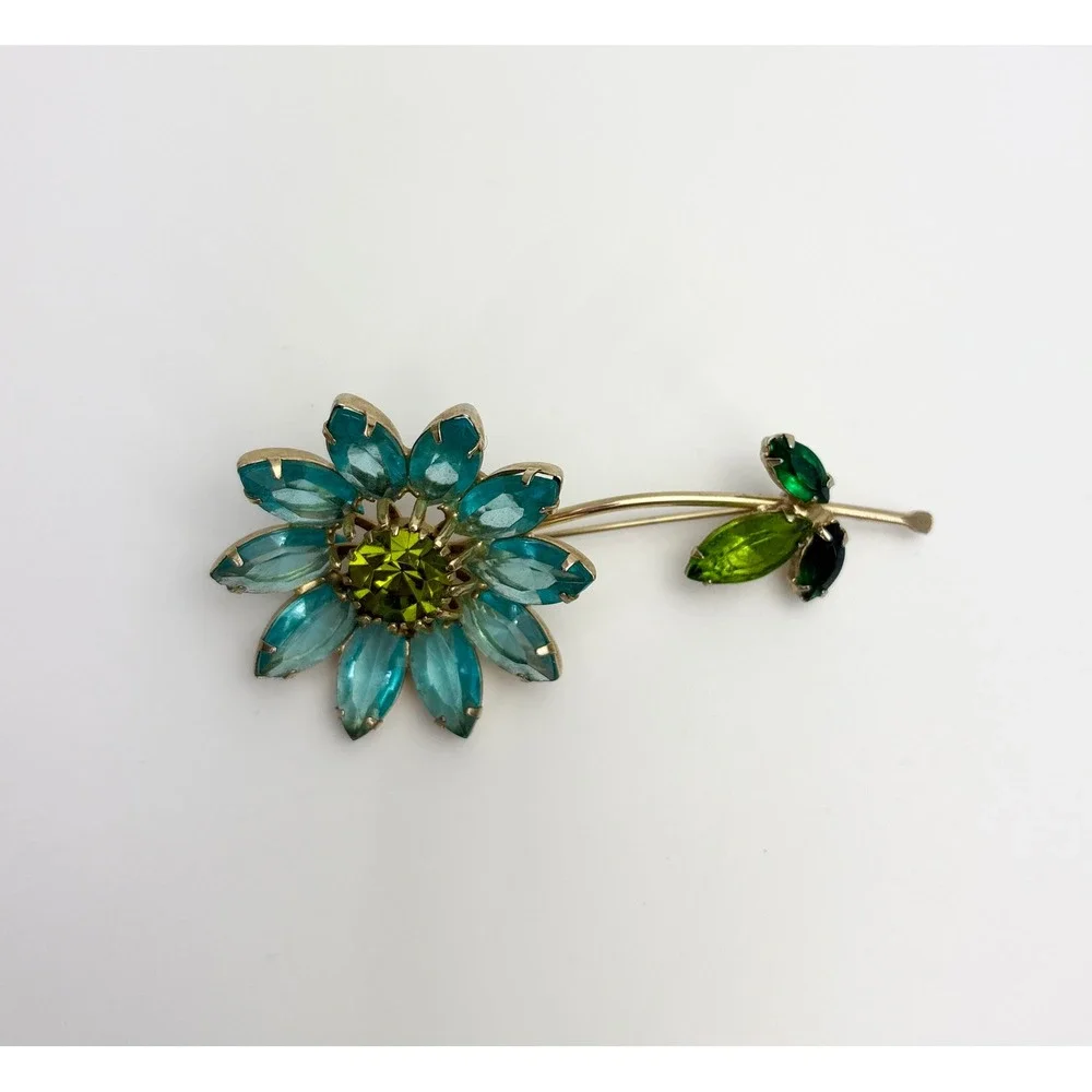 B22 Weiss Vintage‎ Flower Brooch Blue Green Rhinestone Gold Tone Floral Pin